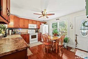 23 Woodley Ct, Meriden, CT 06450 - Photo 4