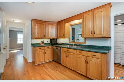 5 Linnard Road, West Hartford, CT 06107 - Photo 12