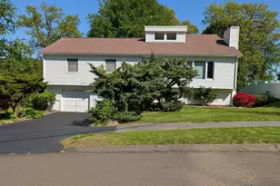 9 Benanto Dr, Derby, CT 06418 - Photo 2