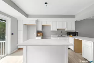 15 Colby Ct, New Haven, CT 06515 - Photo 10