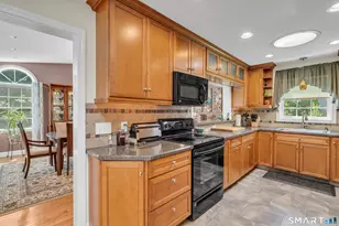 33 Deforest Dr, North Branford, CT 06471 - Photo 10