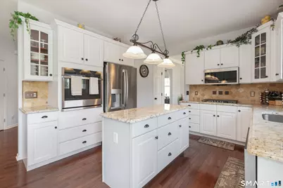 1 Independence Circle #1, Middlebury, CT 06762 - Photo 8