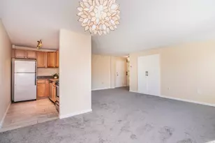 40 Owen St, Hartford, CT 06105 - Photo 2