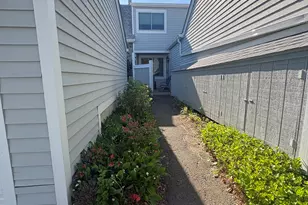 602 Longfellow Dr, Branford, CT 06405 - Photo 1