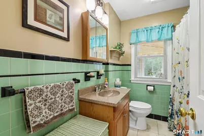228 Raymond Street, Waterbury, CT 06706 - Photo 22
