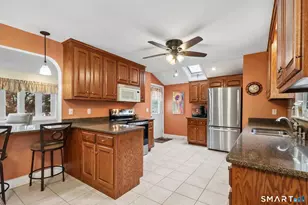 228 Raymond St, Waterbury, CT 06706 - Photo 6
