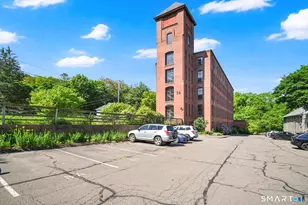 16 Vernon Ave, Vernon, CT 06066 - Photo 2