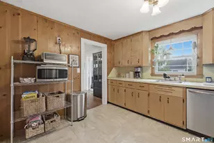 17 Riverdale Rd, Enfield, CT 06082 - Photo 12