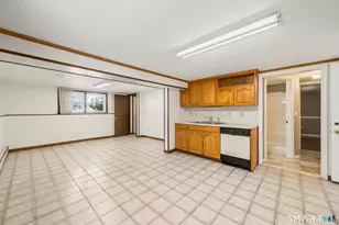 98 Granby St, Waterbury, CT 06708 - Photo 22