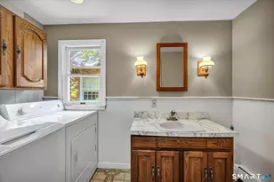65 Highland Ave, Middletown, CT 06457 - Photo 24