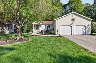 32 Indian Hill Rd, Montville, CT 06382 - Photo 2
