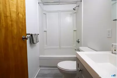 209 Bank Street, New London, CT 06320 - Photo 8