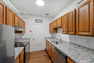 187 Bank Street #302, New London, CT 06320 - Photo 1