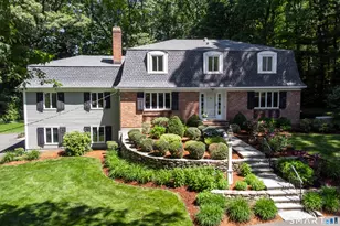 400 Beacon Hill Dr, Cheshire, CT 06410 - Photo 2