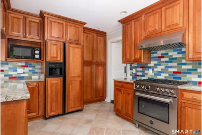 400 Beacon Hill Drive, Cheshire, CT 06410 - Photo 10