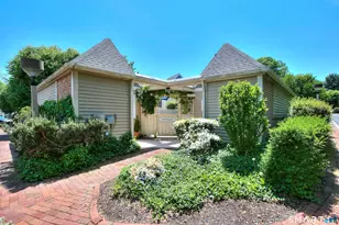 13 Darien Close, Darien, CT 06820 - Photo 2