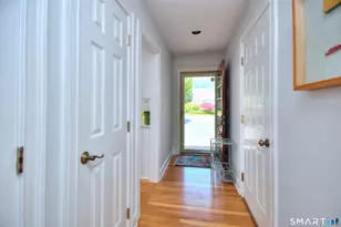 13 Darien Close, Darien, CT 06820 - Photo 8