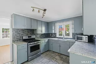 77 Washington St, Manchester, CT 06042 - Photo 12