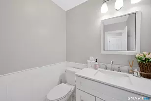 221 Brentwood Dr, Wallingford, CT 06492 - Photo 20