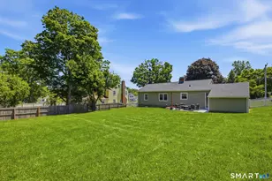 22 Rockledge Dr, West Hartford, CT 06107 - Photo 22