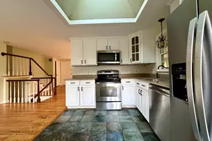 11 Kimberly Rd, West Hartford, CT 06107 - Photo 6