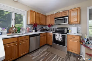205 Oakbrook Ln, Torrington, CT 06790 - Photo 8