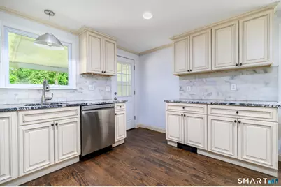 162 Killian Avenue, Trumbull, CT 06611 - Photo 8