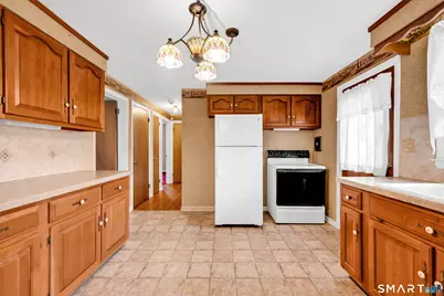 37 Camden Street, New Britain, CT 06051 - Photo 4