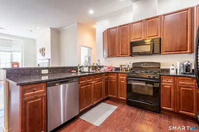 1 King Philip Drive #414, West Hartford, CT 06117 - Photo 8