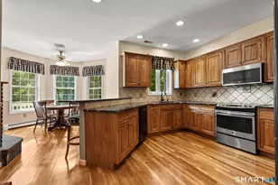 14 Wychwood Ln, Oxford, CT 06478 - Photo 16