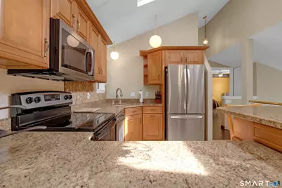 90 Bell Street, Manchester, CT 06040 - Photo 6
