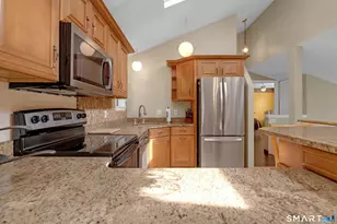 90 Bell St, Manchester, CT 06040 - Photo 6