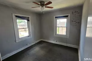 7 Horace St, Bridgeport, CT 06610 - Photo 10