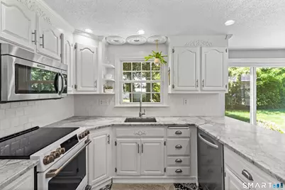 139 Craigemore Circle, Avon, CT 06001 - Photo 16