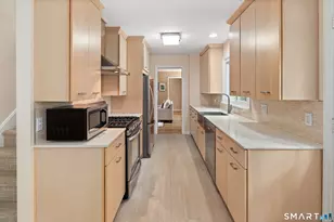 326 Four Brooks Rd, Stamford, CT 06903 - Photo 6