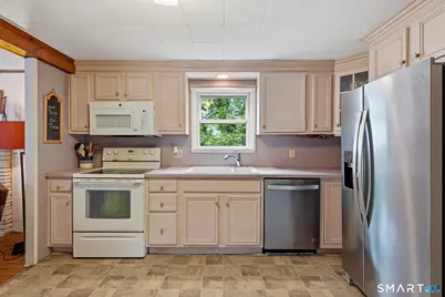 32 Cubles Drive, East Lyme, CT 06357 - Photo 6