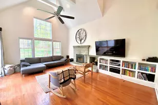 12 Carriage Hill Rd, Woodbridge, CT 06525 - Photo 8