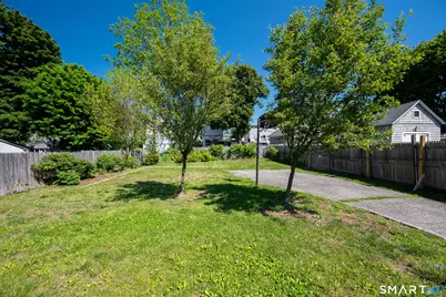 84 Jewett Avenue, Bridgeport, CT 06606 - Photo 36