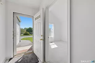 46 Elizabeth Cir, Newtown, CT 06482 - Photo 2