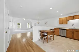 46 Elizabeth Cir, Newtown, CT 06482 - Photo 4