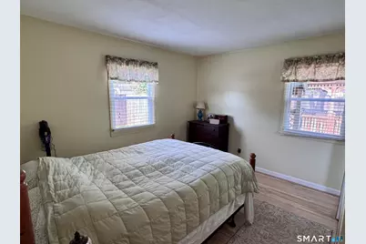 201 Southwest Avenue, Windsor Locks, CT 06096 - Photo 14