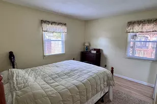 201 Southwest Ave, Windsor Locks, CT 06096 - Photo 14