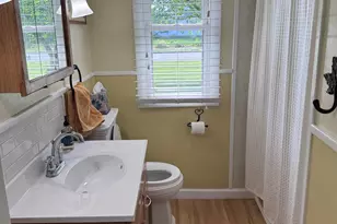 201 Southwest Ave, Windsor Locks, CT 06096 - Photo 12