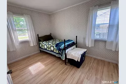 201 Southwest Avenue, Windsor Locks, CT 06096 - Photo 16
