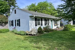 201 Southwest Ave, Windsor Locks, CT 06096 - Photo 2