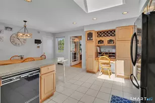 7 Alanby Dr, Meriden, CT 06451 - Photo 4