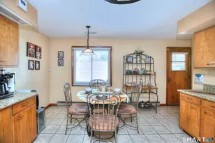 34 Richard Cir, Stratford, CT 06614 - Photo 10