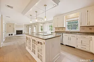 55 Brandywine Pl, Southington, CT 06489 - Photo 2