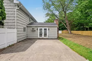 44 Barmore Dr W, Stamford, CT 06905 - Photo 28