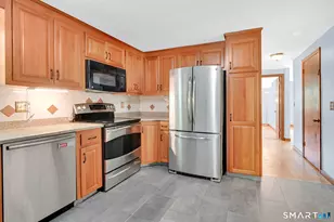 29 Burr Rd, Bloomfield, CT 06002 - Photo 18